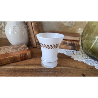 Vase blanc en verre avec frise dorée