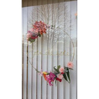 Création d'enseigne et scénographie de vitrine