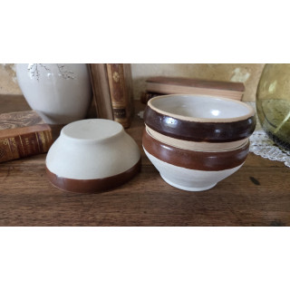 Suite de trois bols en grès