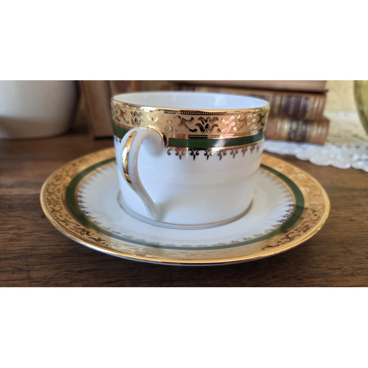 Tasse et sous-tasse en porcelaine de Limoges