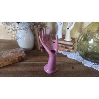 Grande main baguier de couleur rose