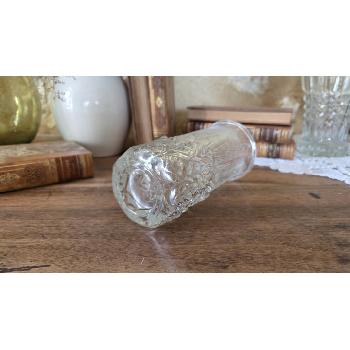 Vase art nouveau en verre moulé