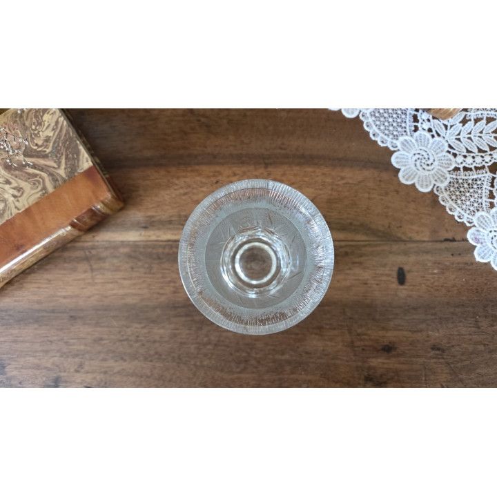 Vase art nouveau en verre moulé