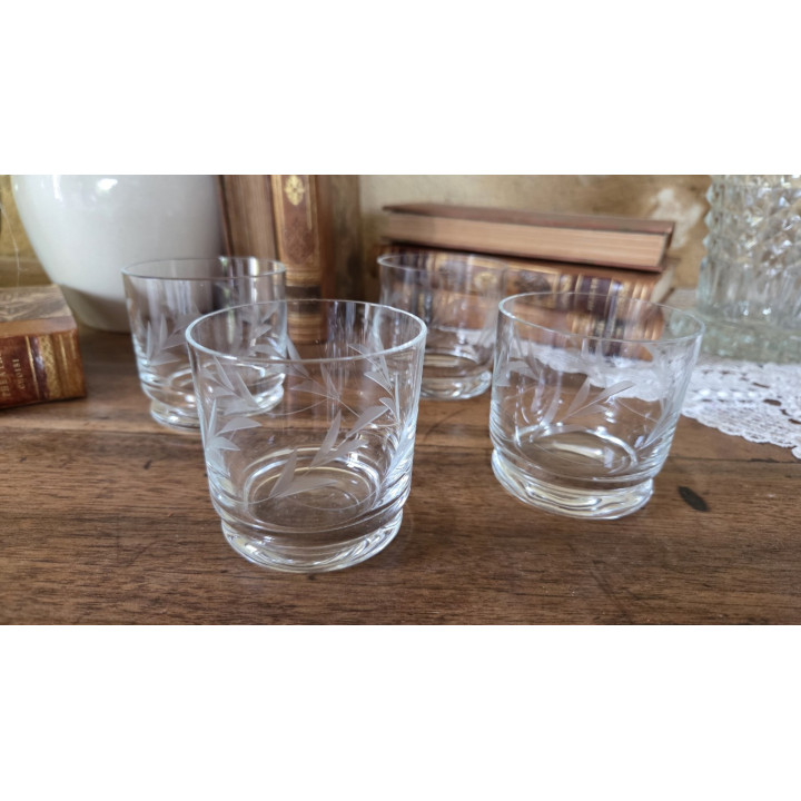 Ensemble de 4 verres gravés