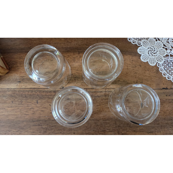 Ensemble de 4 verres gravés