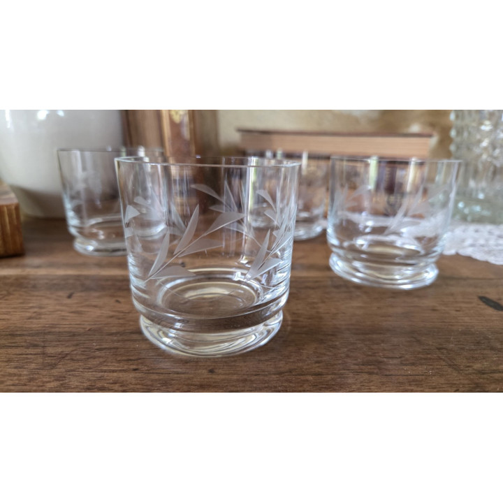 Ensemble de 4 verres gravés