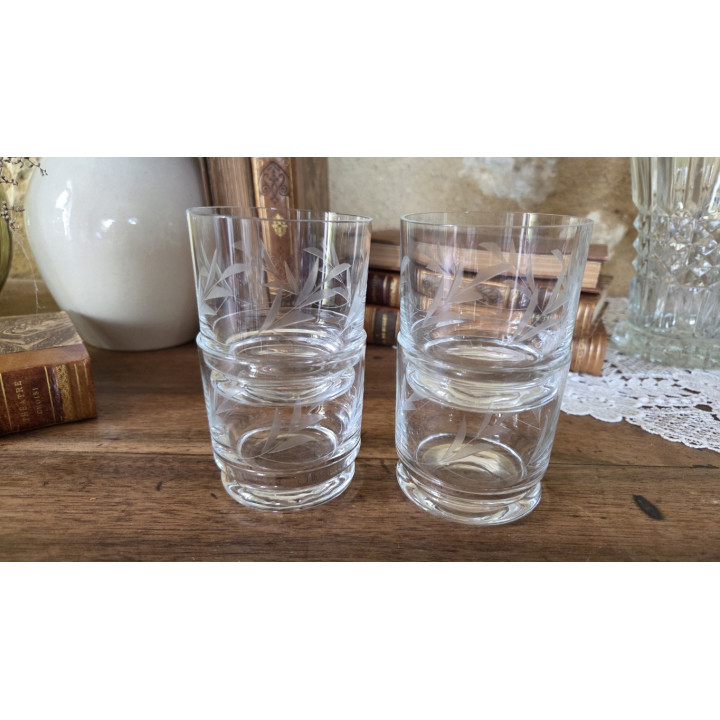 Ensemble de 4 verres gravés