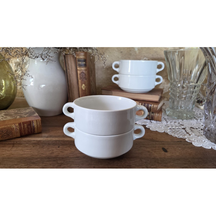 Duo de tasses à oreilles en porcelaine