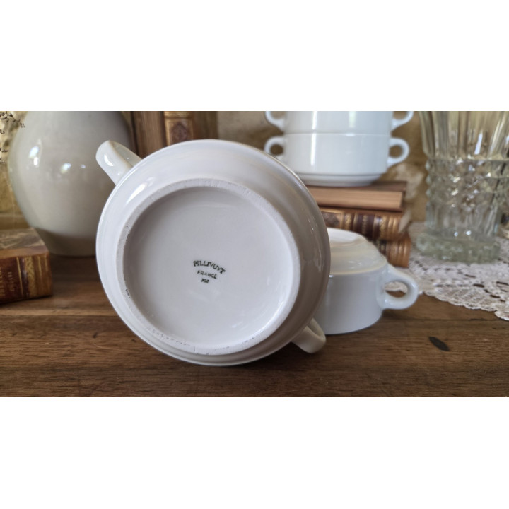 Duo de tasses à oreilles en porcelaine