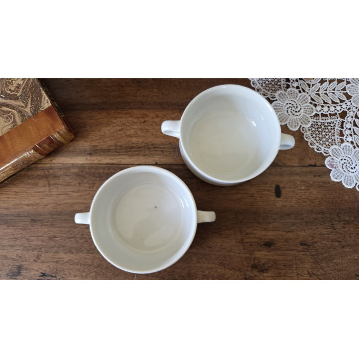 Duo de tasses à oreilles en porcelaine