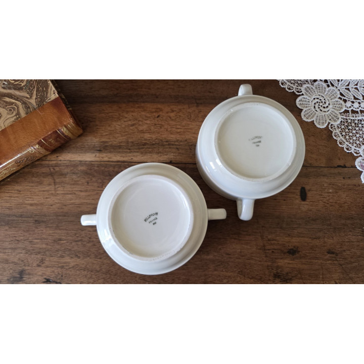 Duo de tasses à oreilles en porcelaine