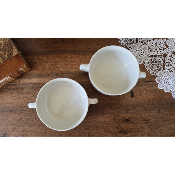 Duo de tasses à oreilles en porcelaine