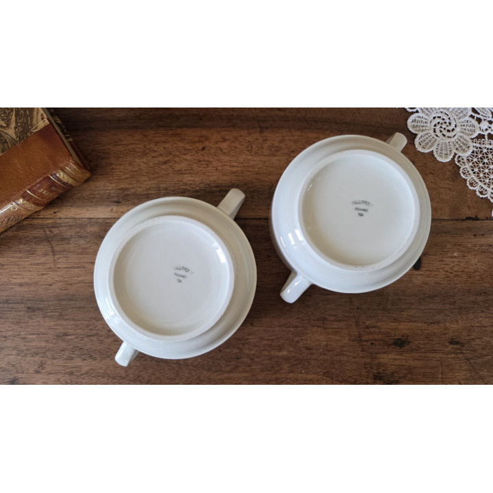 Duo de tasses à oreilles en porcelaine