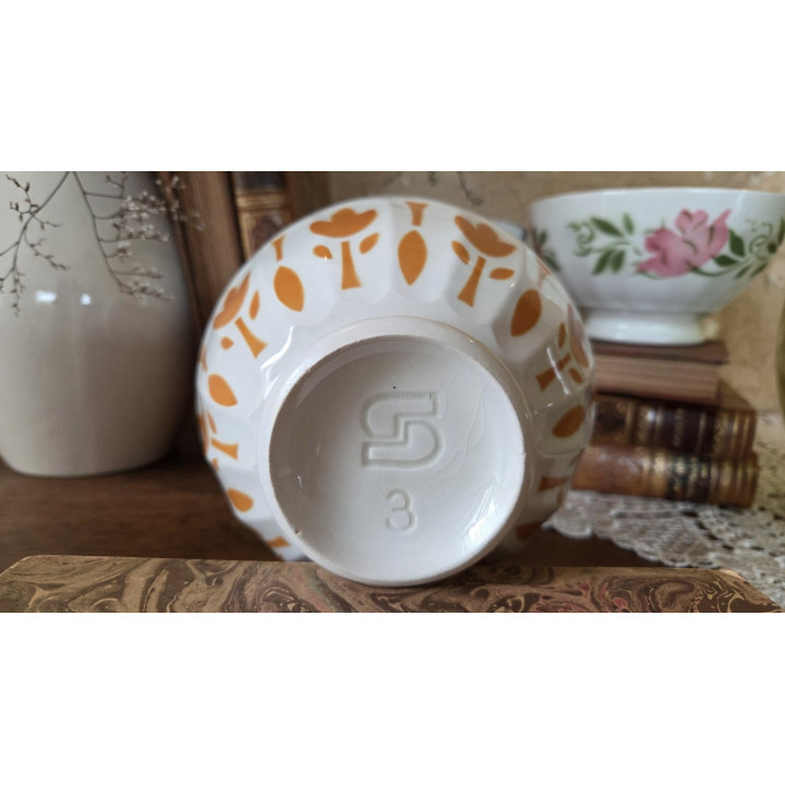 Bol Digoin, motif lys