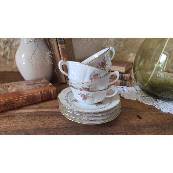 Ensemble de tasses fleuries en porcelaine