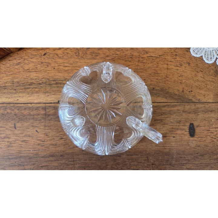 Coupelle en verre pressé