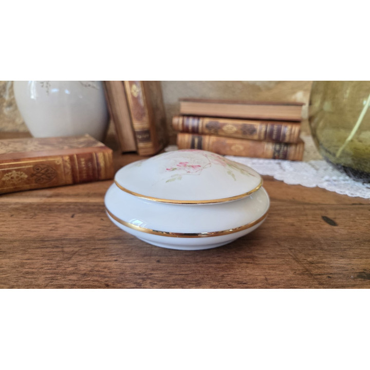 Boite à bijoux fleurie en porcelaine